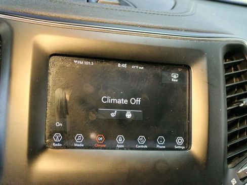 Used 2020 Jeep Cherokee Latitude w/ Cold Weather Group AWD/4WD image 24