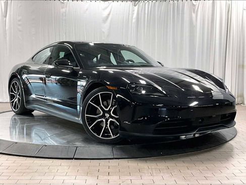 Used 2025 Porsche Taycan image 12