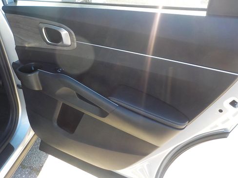 Used 2021 Kia Sorento EX w/ EX AWD X-Line Package image 15