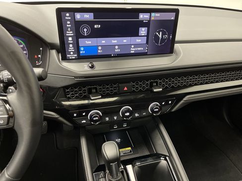 Used 2024 Honda Accord Touring image 18