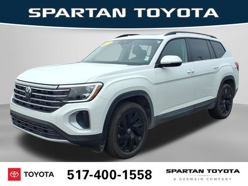 Used 2025 Volkswagen Atlas SE AWD/4WD image 1