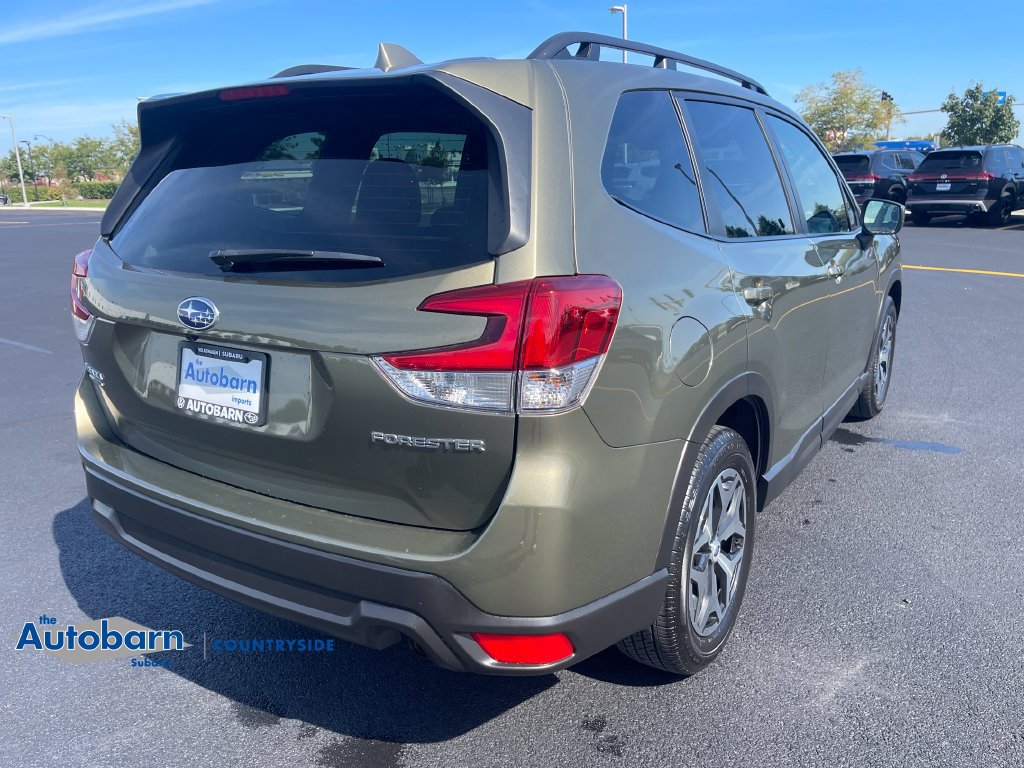 Used 2023 Subaru Forester Premium AWD/4WD image 5