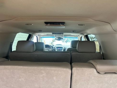 Used 2017 Chevrolet Suburban LT w/ Luxury Package image 39