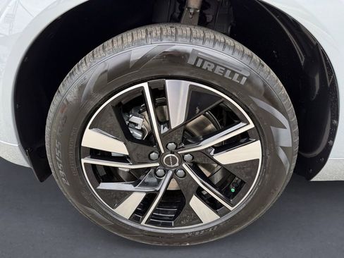 New 2026 Volvo XC60 B5 Core w/ Climate Package image 8