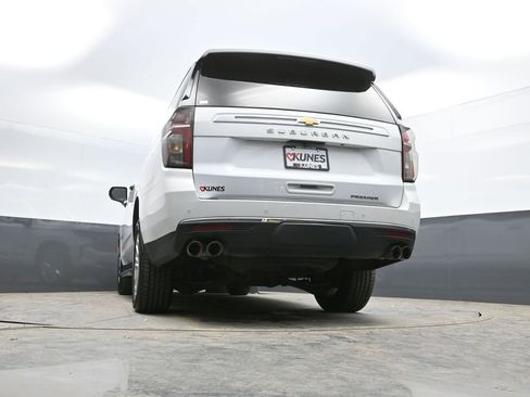 Used 2023 Chevrolet Suburban Premier AWD/4WD image 34