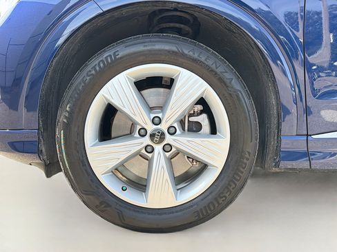 Used 2024 Audi Q4 e-tron Premium image 40