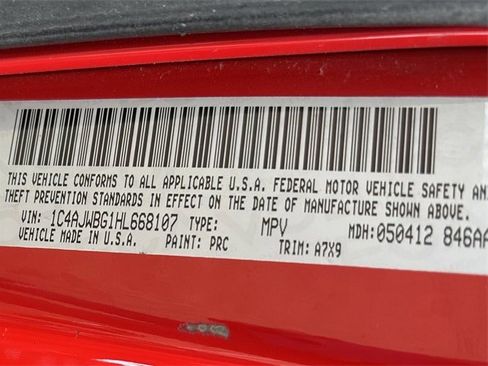 Used 2017 Jeep Wrangler Sahara image 32