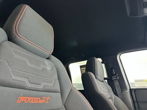 Used 2025 Nissan Frontier Pro-X RWD image 15