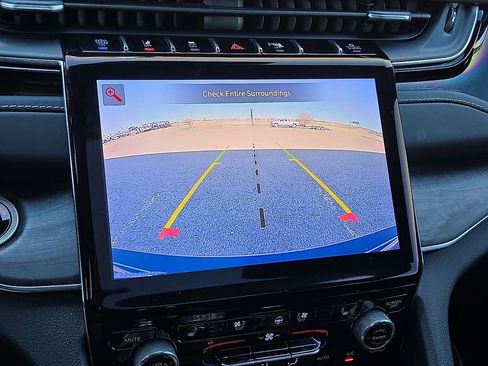 Used 2022 Jeep Grand Cherokee Overland image 29