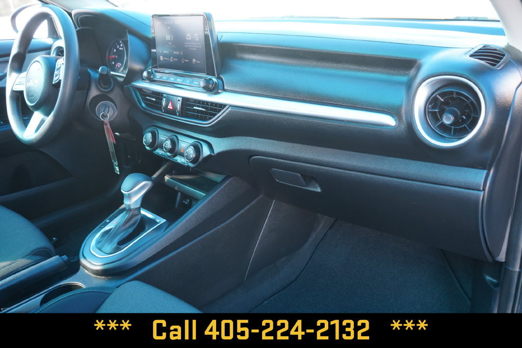 Used 2024 Kia Forte LXS w/ LXS Technology Package FWD image 19