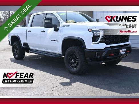 Used 2024 Chevrolet Silverado 2500 ZR2 w/ Technology Package AWD/4WD image 1