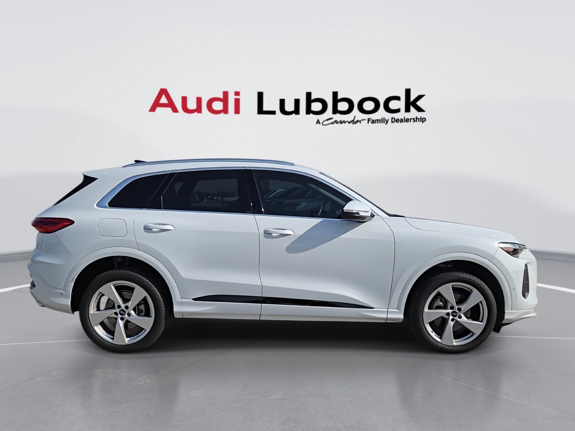 Used 2025 Audi Q5 Premium Plus w/ Premium Plus AWD/4WD image 9