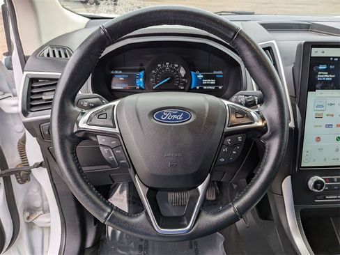 Used 2024 Ford Edge SEL image 17