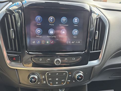 Used 2023 Chevrolet Traverse LT image 13