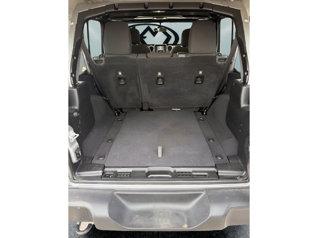 Used 2018 Jeep Wrangler Unlimited Sport AWD/4WD image 9