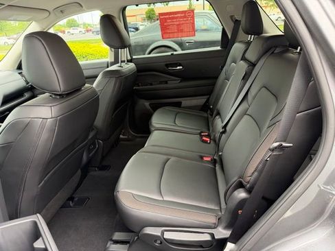 Certified 2025 Nissan Pathfinder SL AWD/4WD image 32