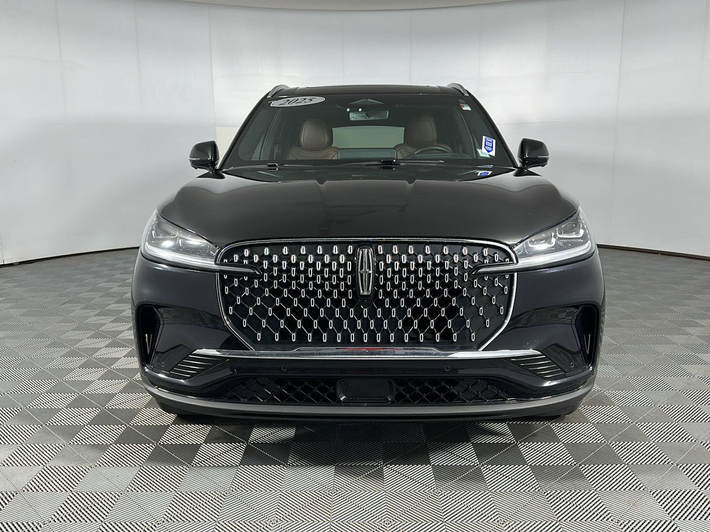 Used 2025 Lincoln Aviator Reserve w/ Equipment Group 201A AWD/4WD image 2