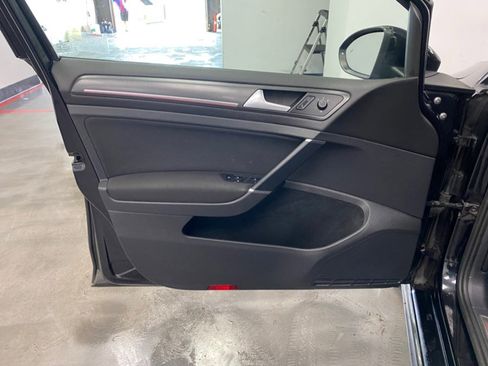 Used 2020 Volkswagen GTI S image 40