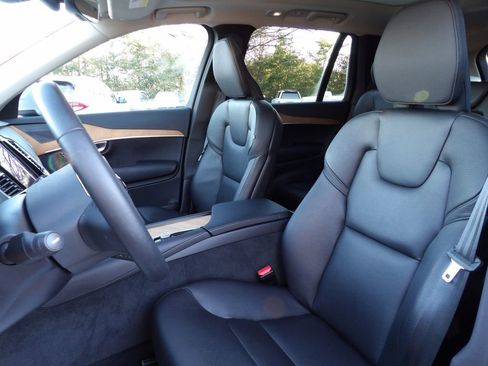 Certified 2023 Volvo XC90 B6 Plus w/ Protection Package image 15