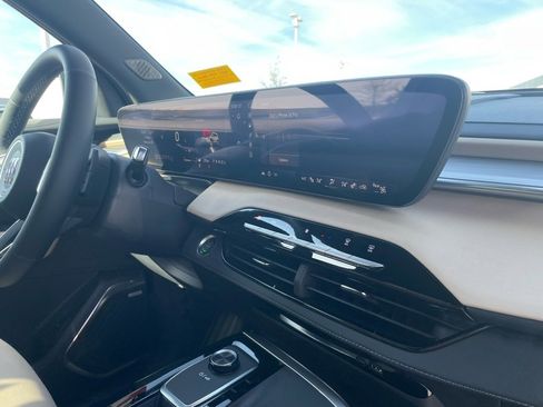 Used 2025 Buick Enclave Preferred image 31