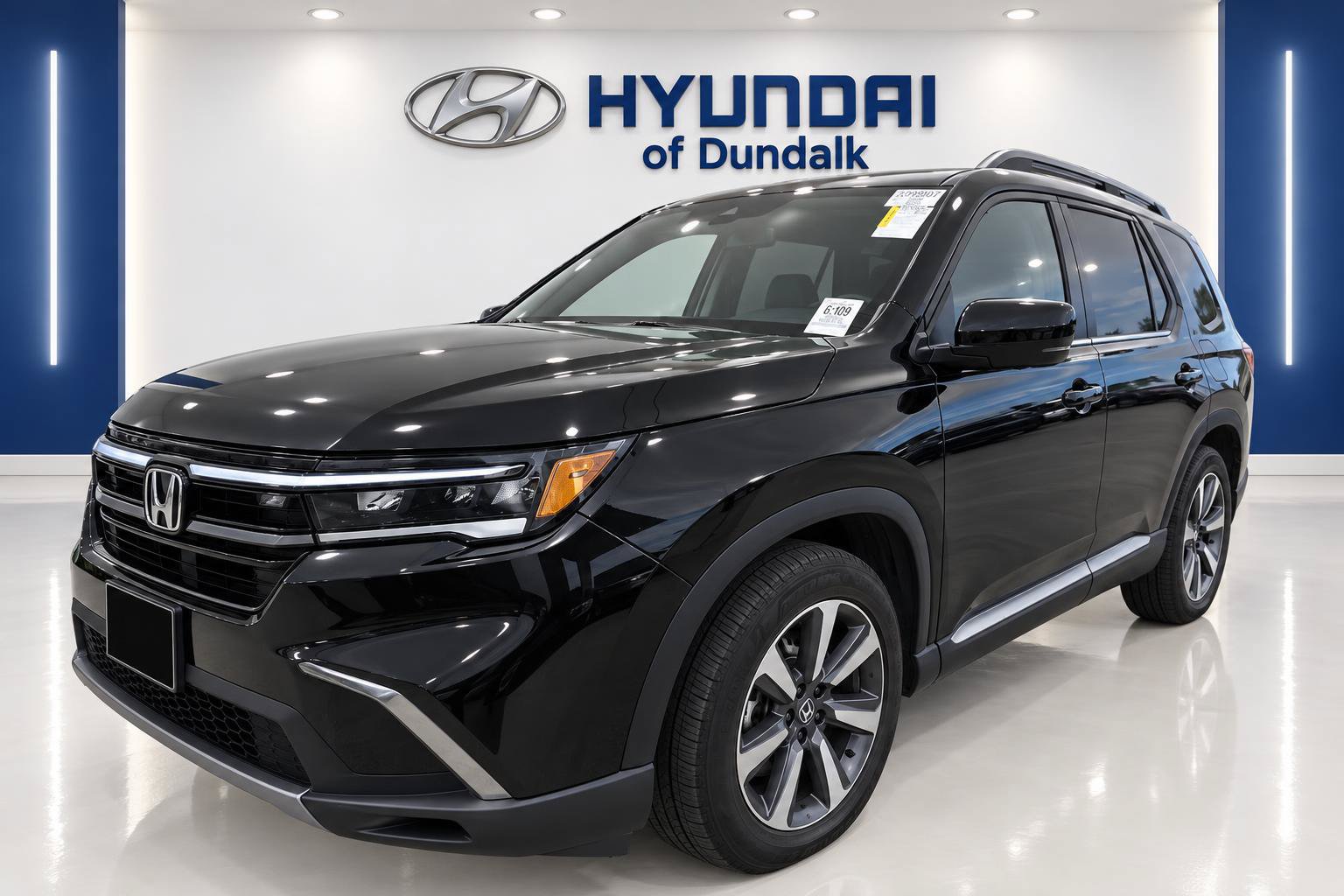 Used 2025 Honda Pilot Elite image 2