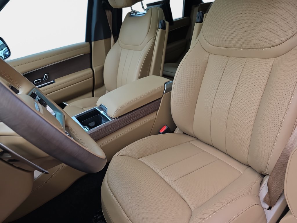 New 2026 Land Rover Range Rover Autobiography AWD/4WD image 12