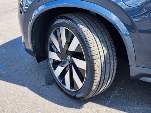Used 2025 Volvo XC90 T8 Plus w/ Protection Package Premier AWD/4WD image 35