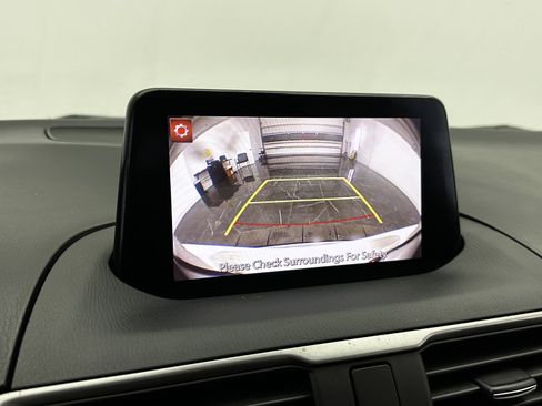 Used 2018 MAZDA MAZDA3 Touring image 21