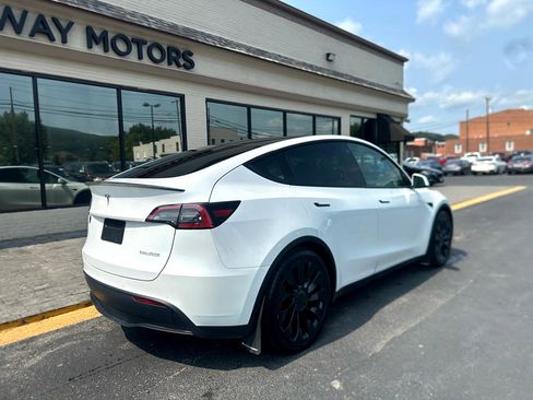 Used 2021 Tesla Model Y Performance image 3