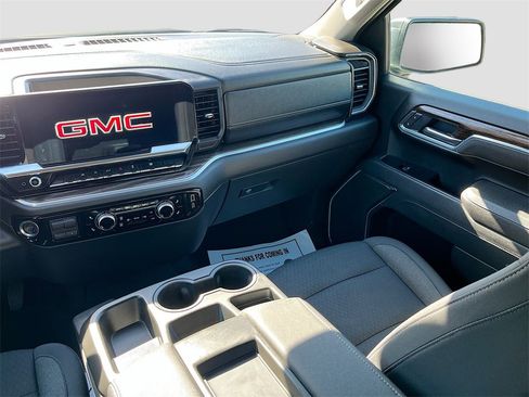 Used 2025 GMC Sierra 1500 Elevation image 24