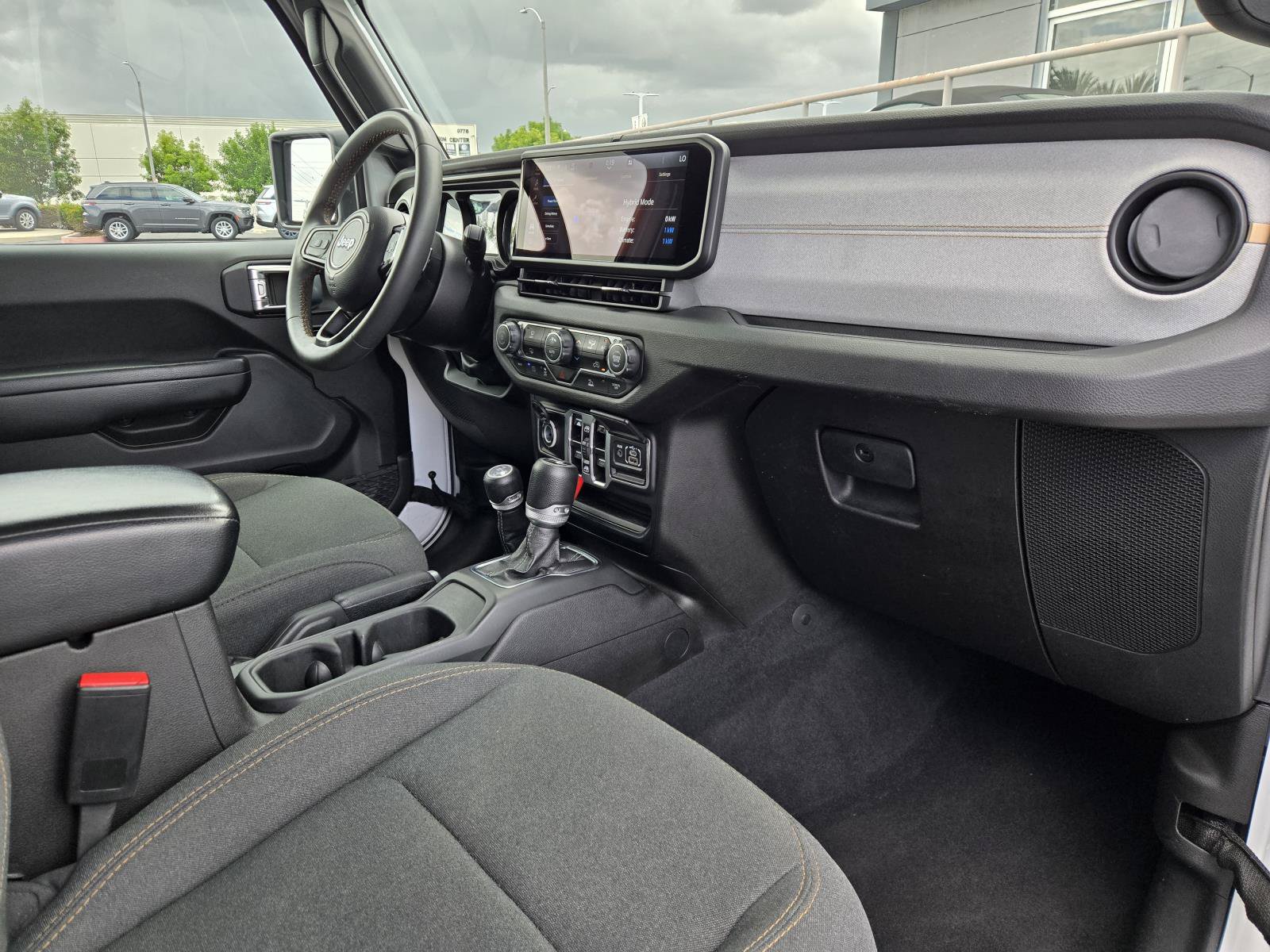 Used 2024 Jeep Wrangler Unlimited AWD/4WD image 34