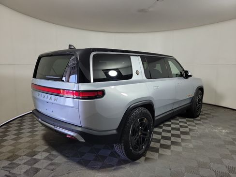 Used 2023 Rivian R1S Adventure AWD/4WD image 5