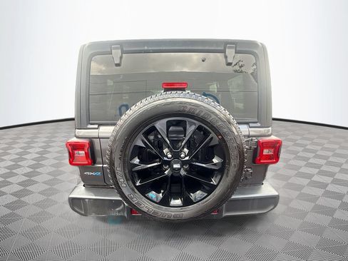 Used 2022 Jeep Wrangler Unlimited Sahara AWD/4WD image 7