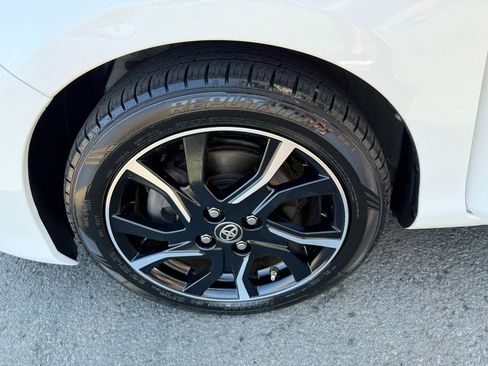 Used 2017 Toyota Yaris SE image 34