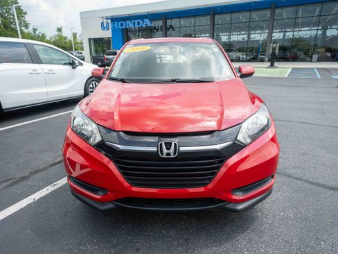 Used 2016 Honda HR-V LX image 2