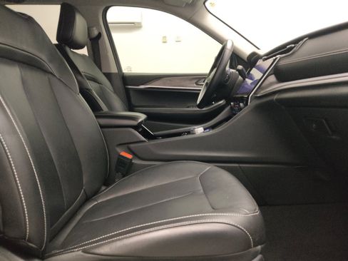 Used 2021 Jeep Grand Cherokee L Limited AWD/4WD image 21