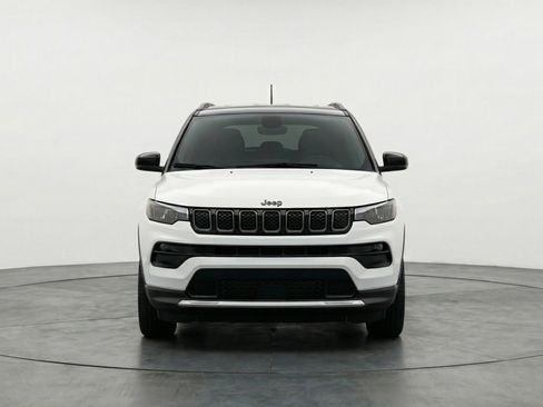 Used 2025 Jeep Compass Limited image 2