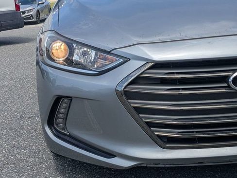 Used 2017 Hyundai Elantra Limited FWD image 8