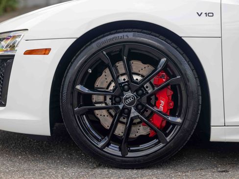Used 2018 Audi R8 V10 RWD image 9