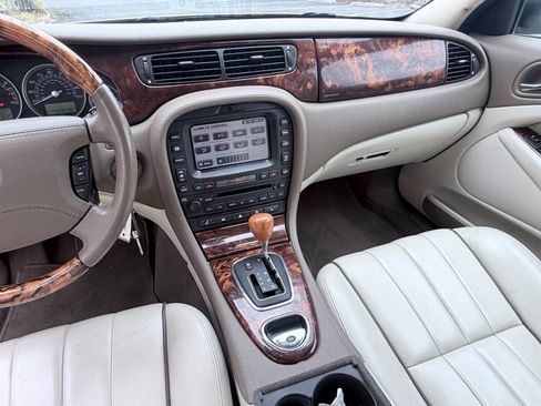 Used 2008 Jaguar S-TYPE 3.0 RWD image 10