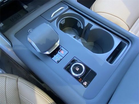 New 2025 Land Rover Discovery Dynamic SE image 10