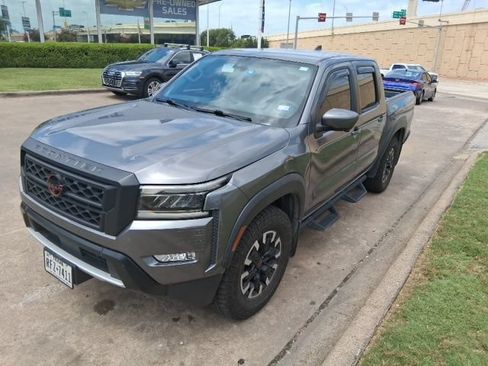 Used 2022 Nissan Frontier Pro-X RWD image 2