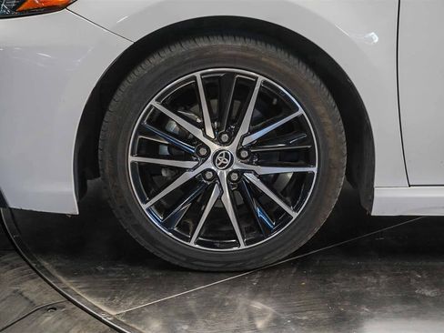 Used 2023 Toyota Camry SE w/ Convenience Package image 9