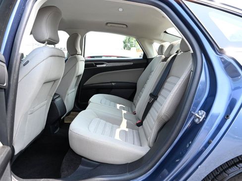 Used 2018 Ford Fusion S FWD image 21
