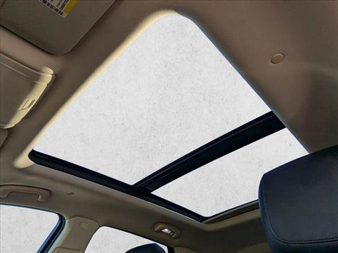 Used 2017 Cadillac XT5 Luxury image 19