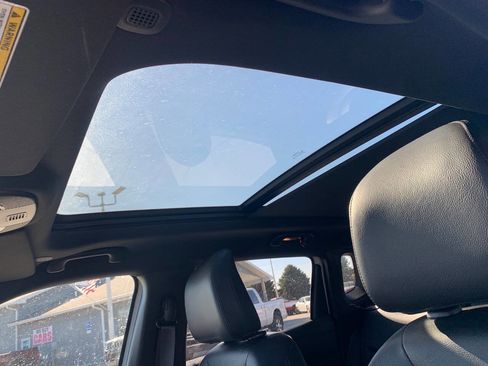 Used 2024 Jeep Compass Limited w/ High Altitude Package image 2