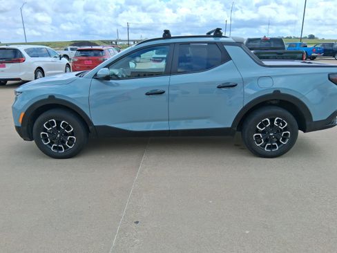 Used 2024 Hyundai Santa Cruz SEL w/ Activity Package AWD/4WD image 2