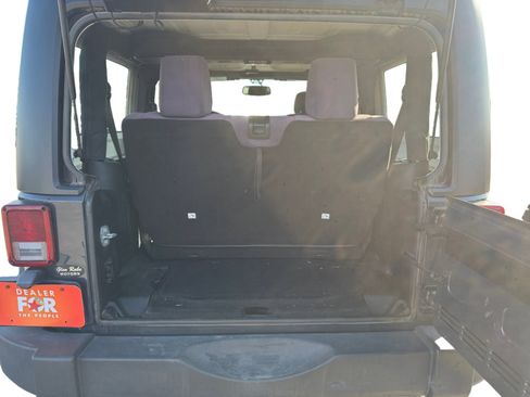 Used 2018 Jeep Wrangler Sport S image 18