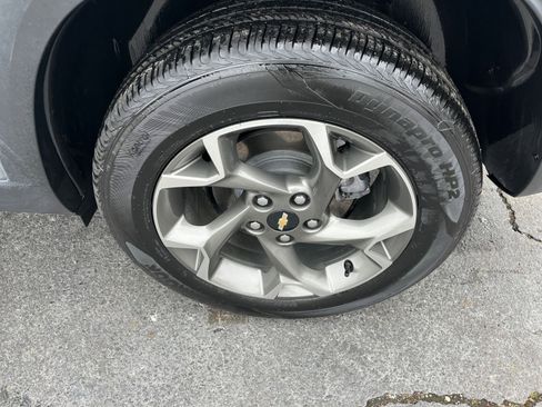 Used 2025 Chevrolet Trax LT image 24