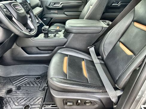 Used 2025 GMC Sierra 1500 AT4 w/ AT4 Premium Package AWD/4WD image 24